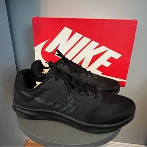 Nike Downshifter 7 black tennis shoes